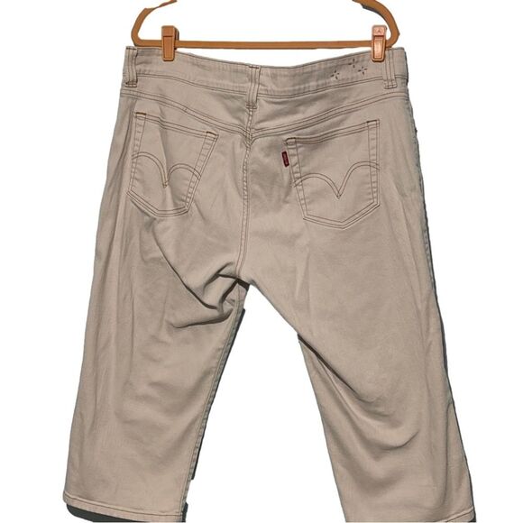 Levi's Beige Capris - Picture 6 of 11